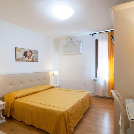 Albergo Ai Tolentini Venice Ngoại thất bức ảnh
