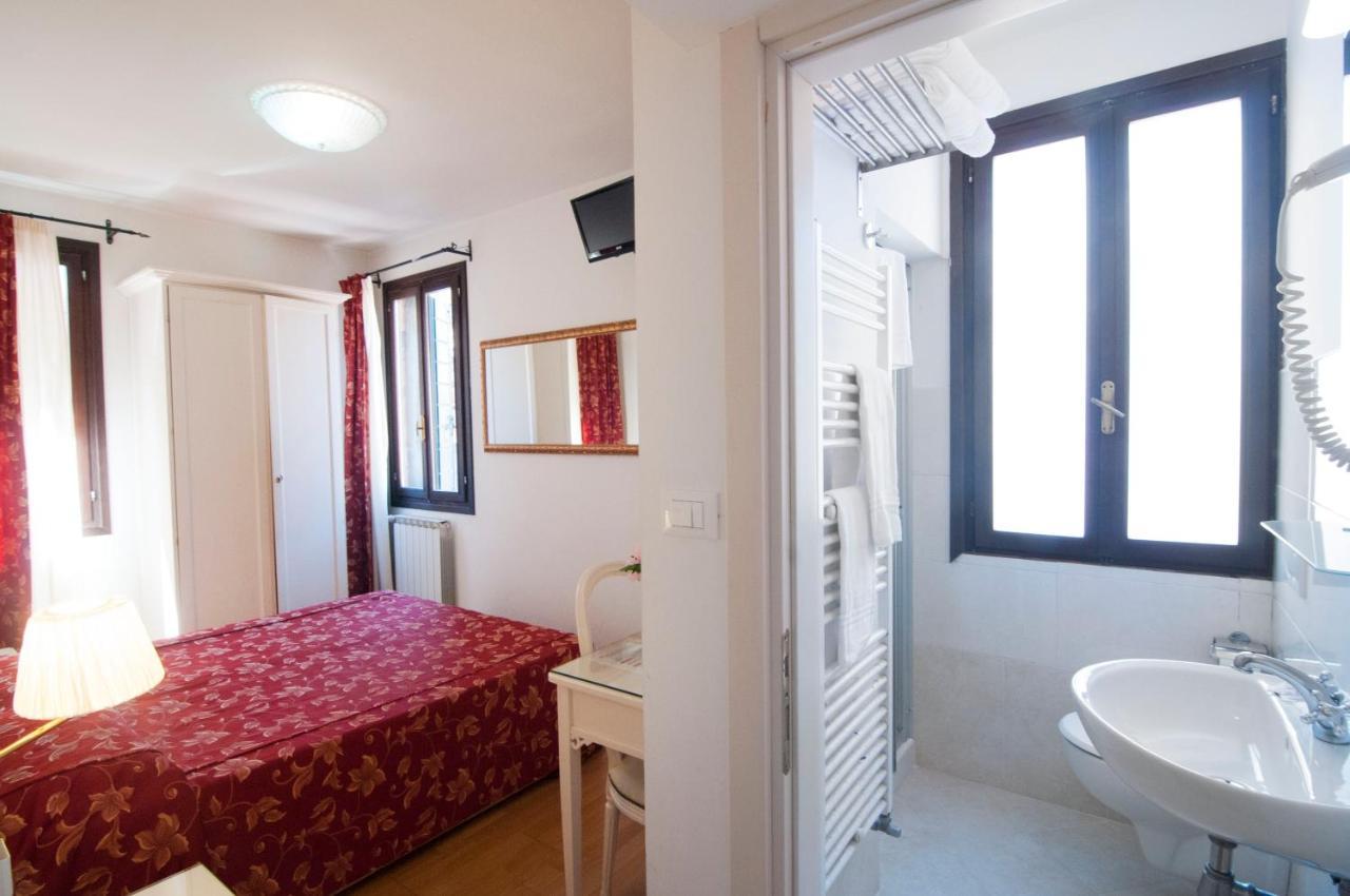 Albergo Ai Tolentini Venice Ngoại thất bức ảnh