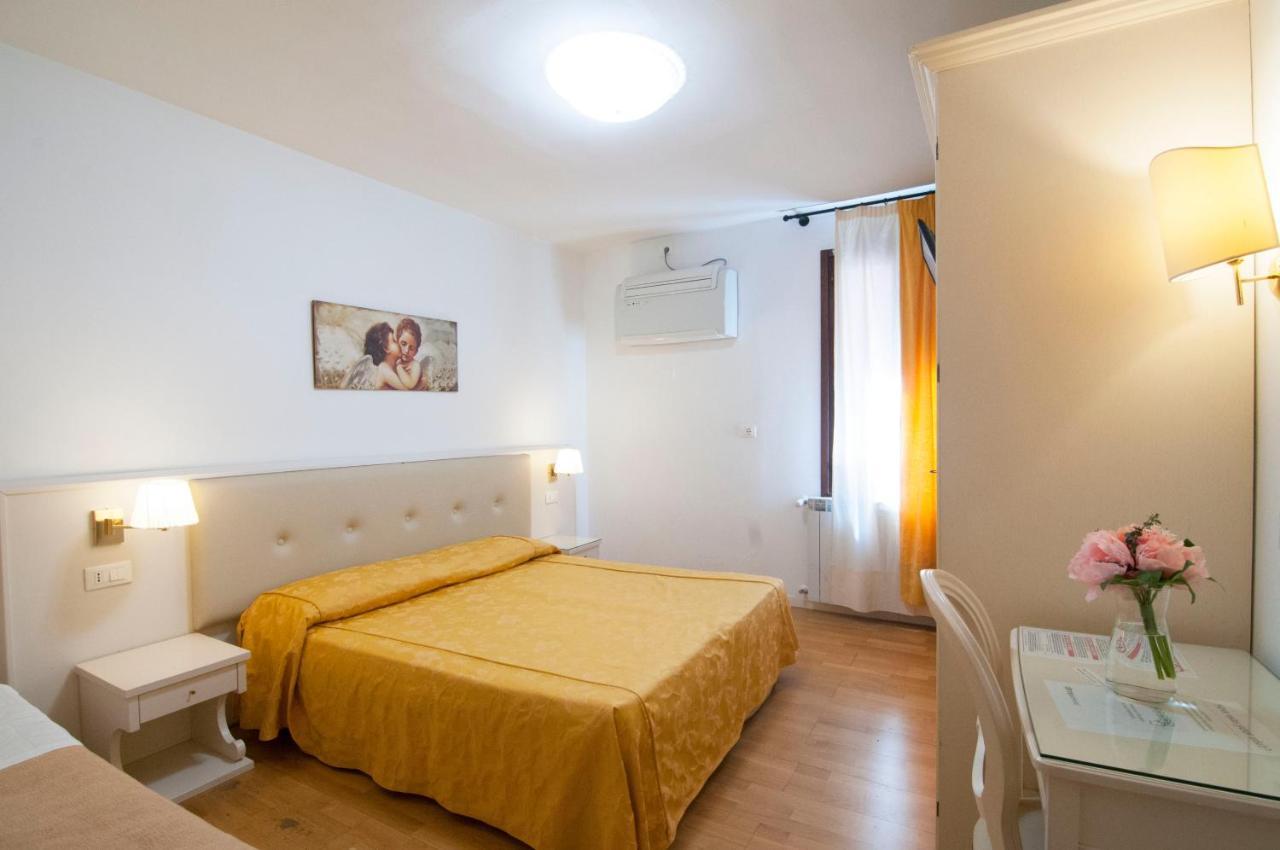 Albergo Ai Tolentini Venice Ngoại thất bức ảnh