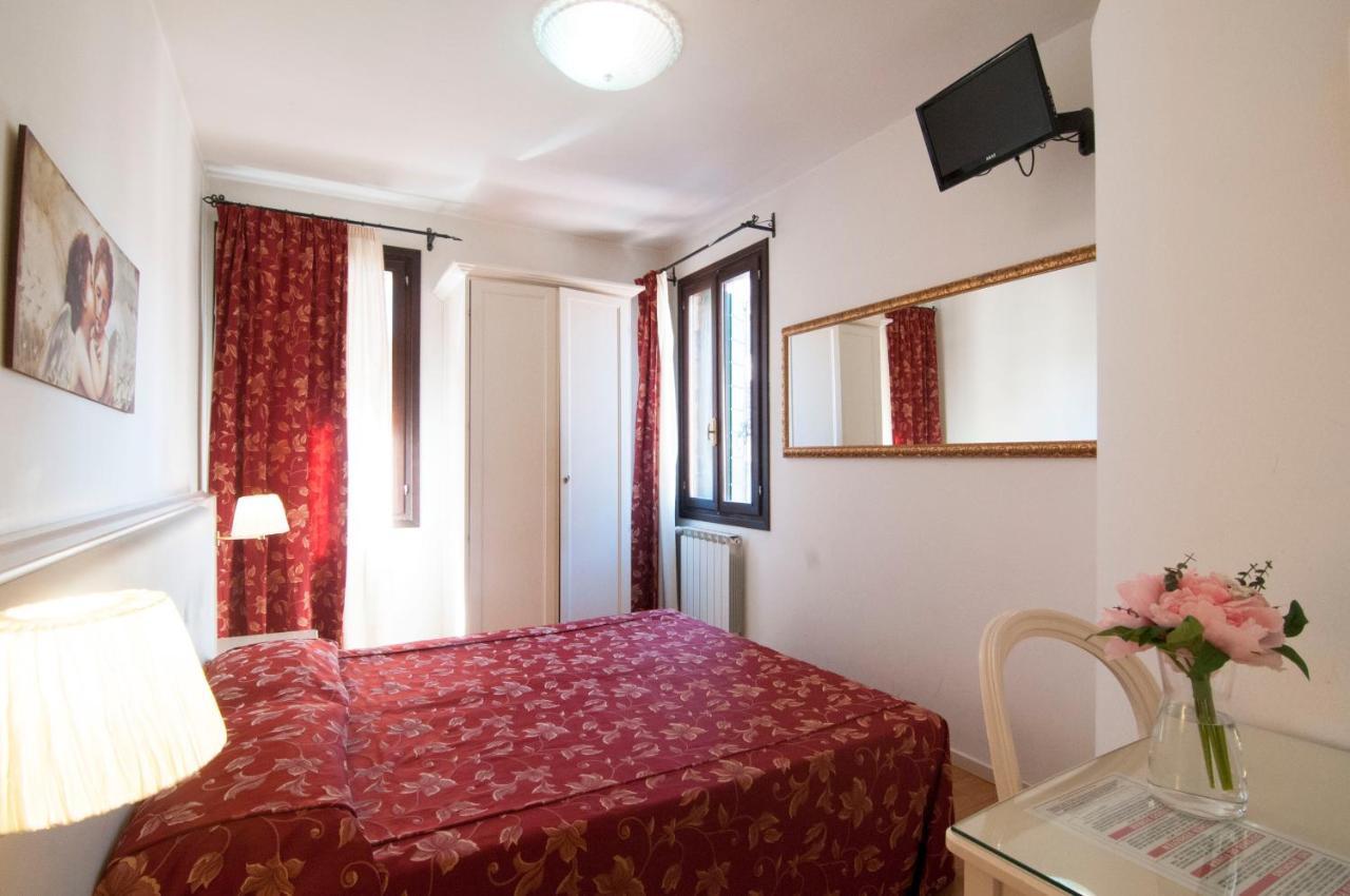 Albergo Ai Tolentini Venice Ngoại thất bức ảnh